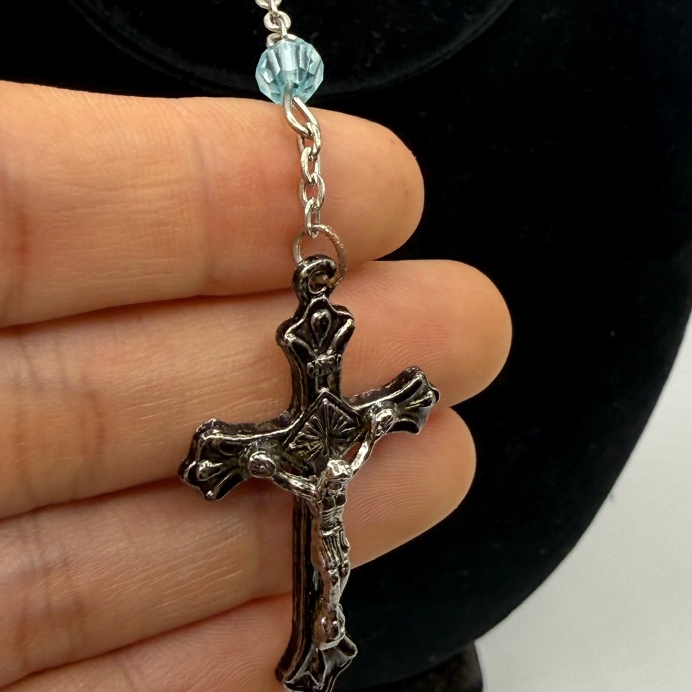 Light Blue Crystal Bead Rosary Silver Tone Madonna Child Medal Crucifix 20 Inch - Picture 6 of 8